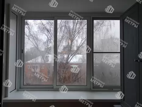 Отделка балкона с холодным остеклением Provedal и выносом остекления