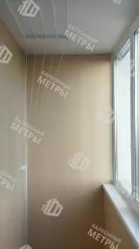 Остекление балкона с отделкой в многоквартирном доме