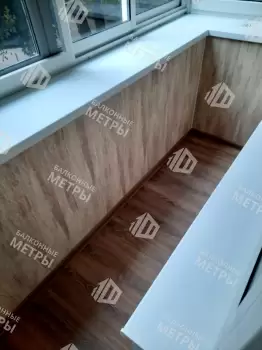 Холодное остекление и отделка П-образного балкона