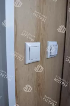 Остекление лоджии окнами с мультифункциональным стеклопакетом и отделка