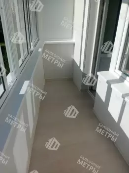 Остекление балкона и отделка стен Остекление балкона и отделка стен