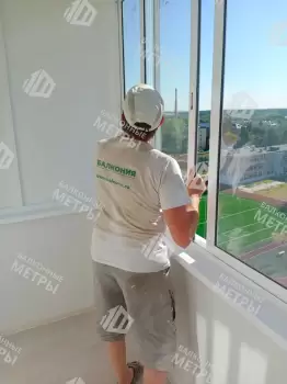 Остекление балкона и отделка стен Остекление балкона и отделка стен